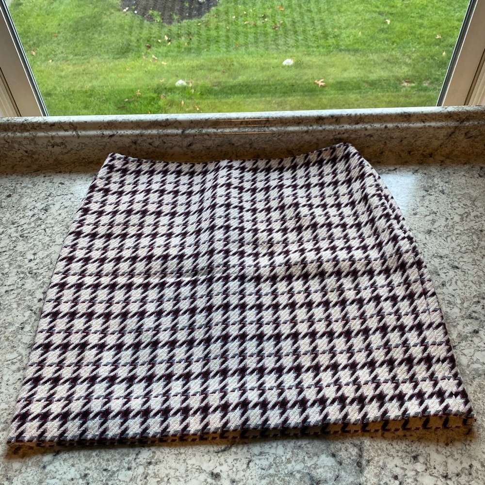White House Black Market Size 14 Ivory, maroon, grey, pink and black skirt